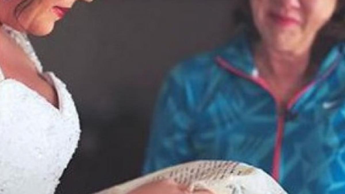 mireasa fusese adoptata dupa 21 de ani mama i a dat un bilet il tinuse ascuns pana in ziua nuntii