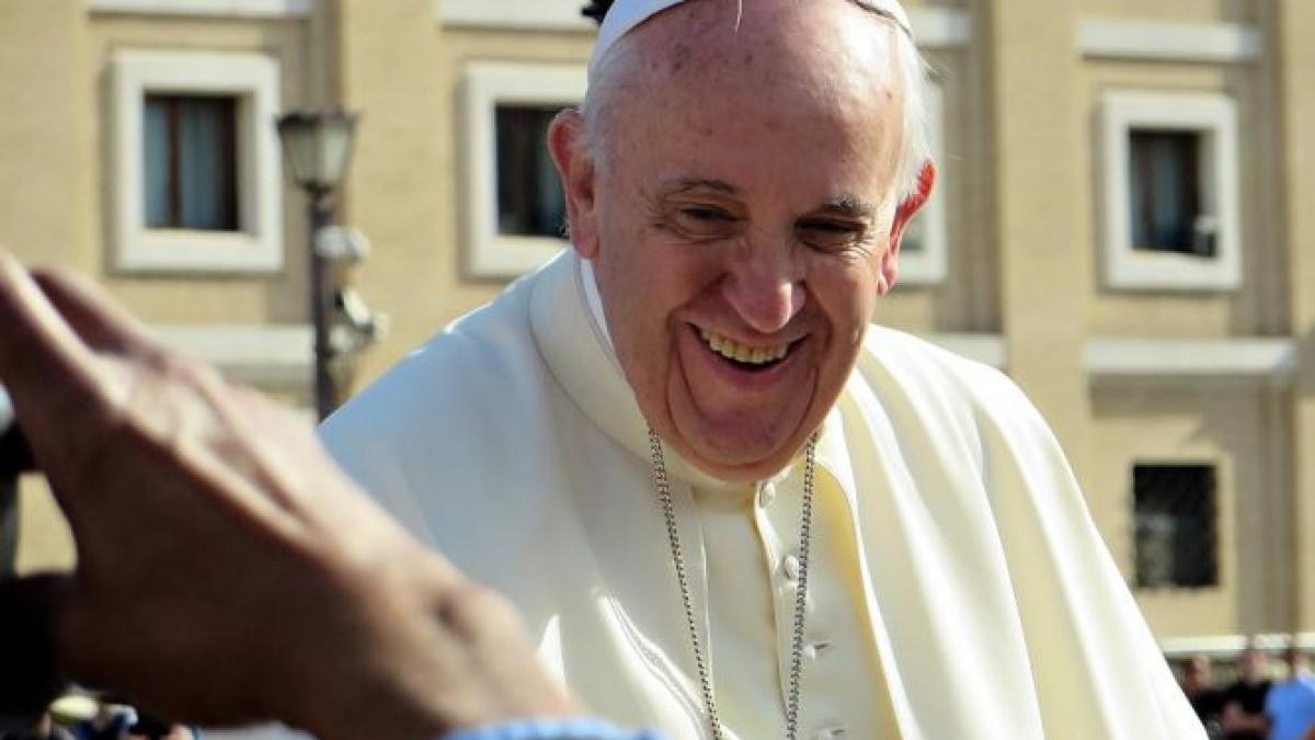 papa francisc a sunat la o emisiune in direct realizatorul tv si telespectatorii au fost uimiti