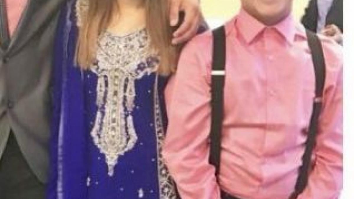 fiica a taiat o pe mama ei din poza pe care a pus o pe facebook ce a facut femeia imediat e de