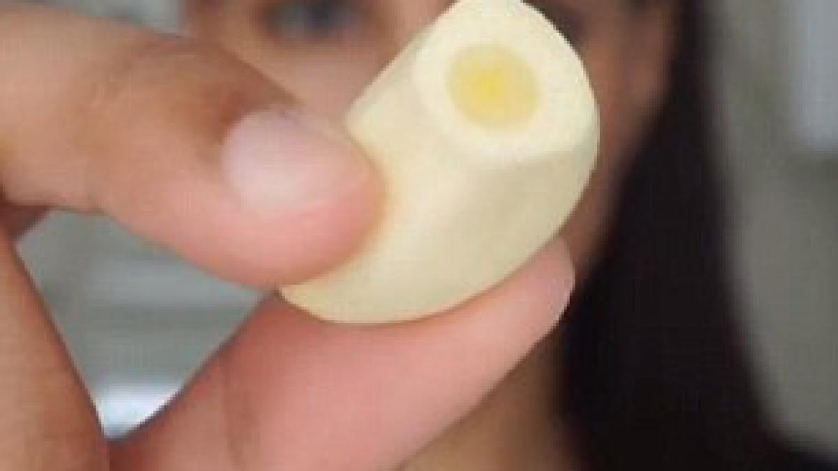 a taiat un catel de usturoi in doua si si a frecat tenul cu el uite ce lucru uluitor i s a intamplat