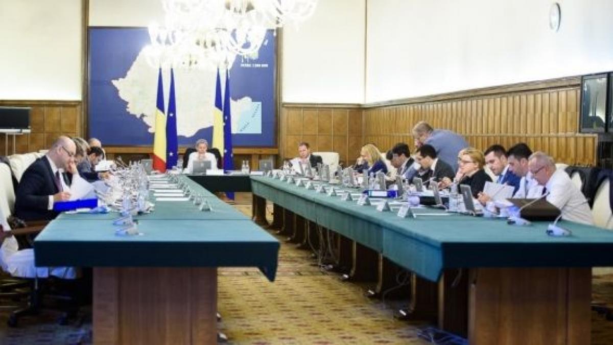 guvernul ciolos ultimele surprize pentru romani ce se intampla cu salariul minim pe economie