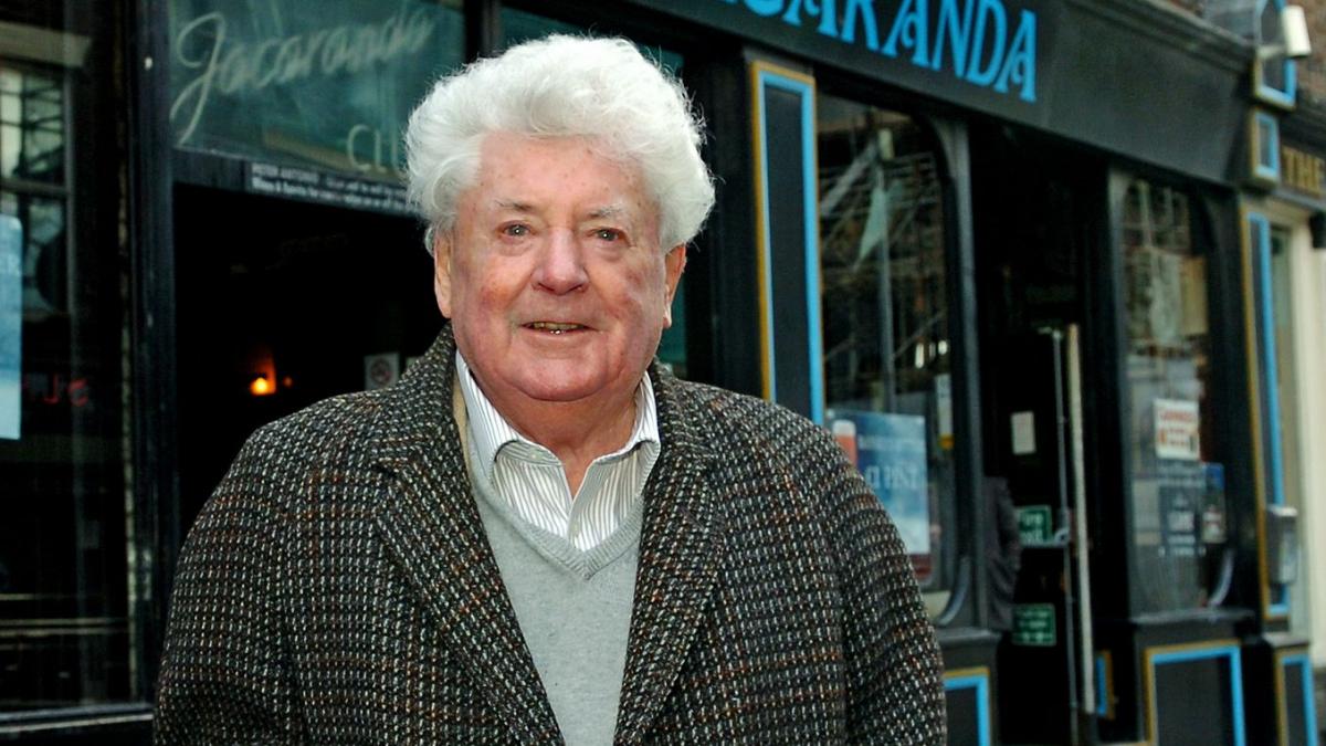 allan williams primul manager al trupei the beatles a murit la 86 de ani