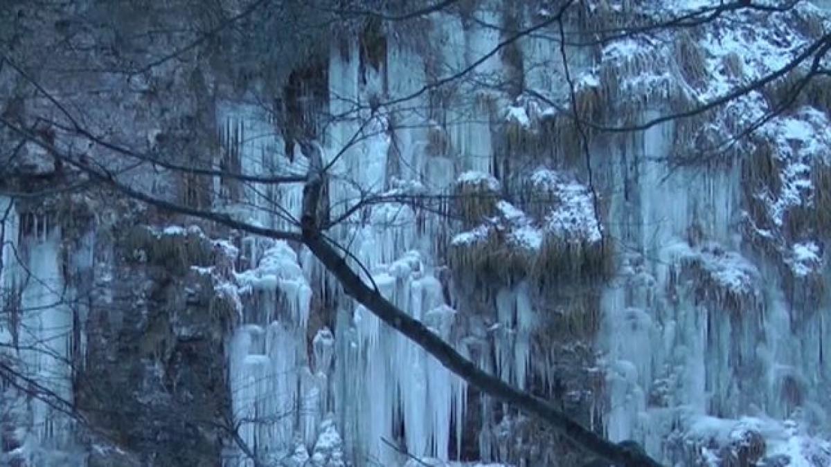 bigar cea mai frumoasa cascada din lume a inghetat imagini unice