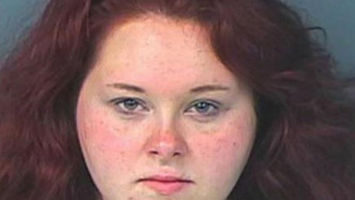 si a prins iubitul in timp ce se saruta cu mama ei ce a facut femeia autoritatile socate