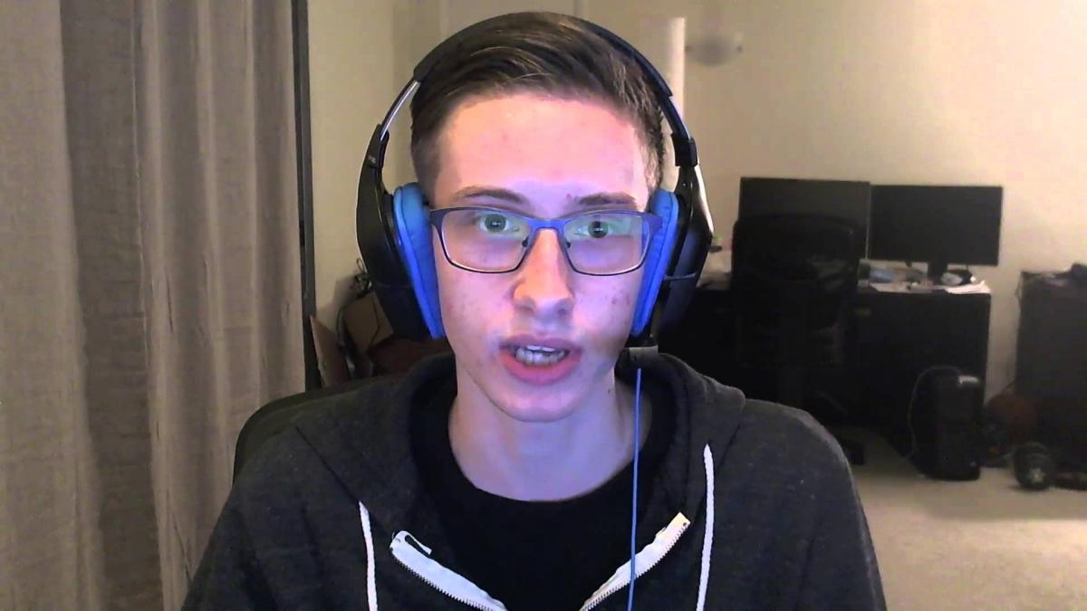 zeci de mii de oameni se uitau la el cand mama sa a aparut in cadru tinuta femeii a socat pe toata