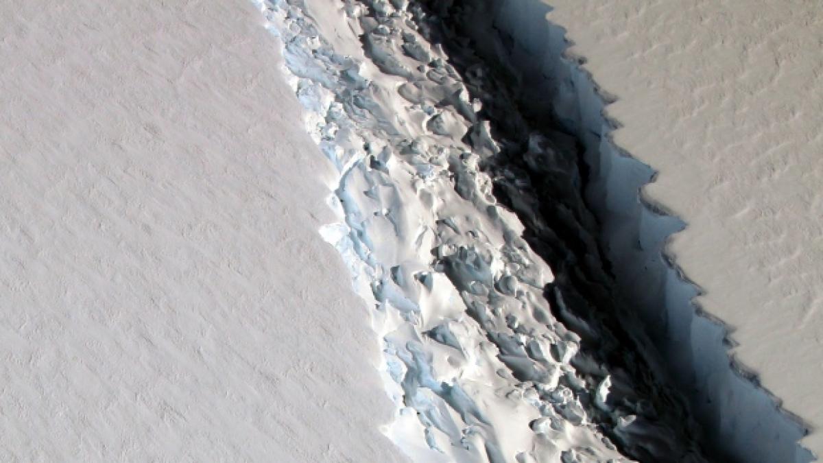 avertismentul oamenilor de stiinta un iceberg urias se va desprinde de antarctica