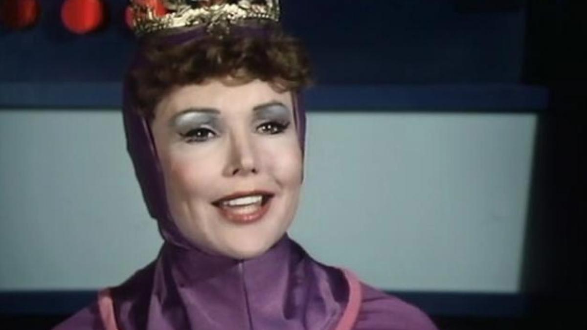 doliu la hollywood a murit francine york cunoscuta din batman si star trek