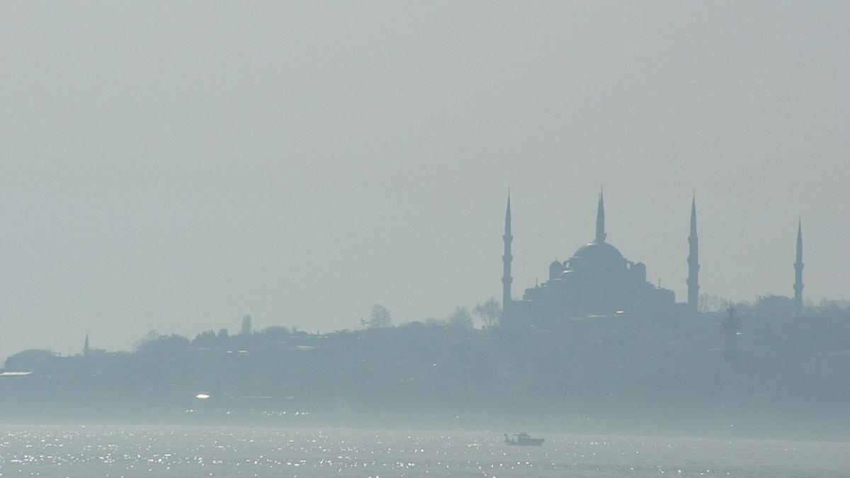 turcia a inchis stramtoarea bosfor din cauza vremii marea neagra este izolata