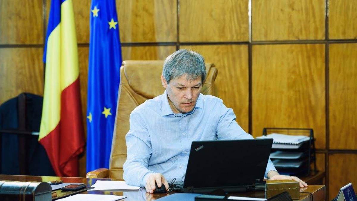 dacian ciolos bilant in imagini al anului de guvernare