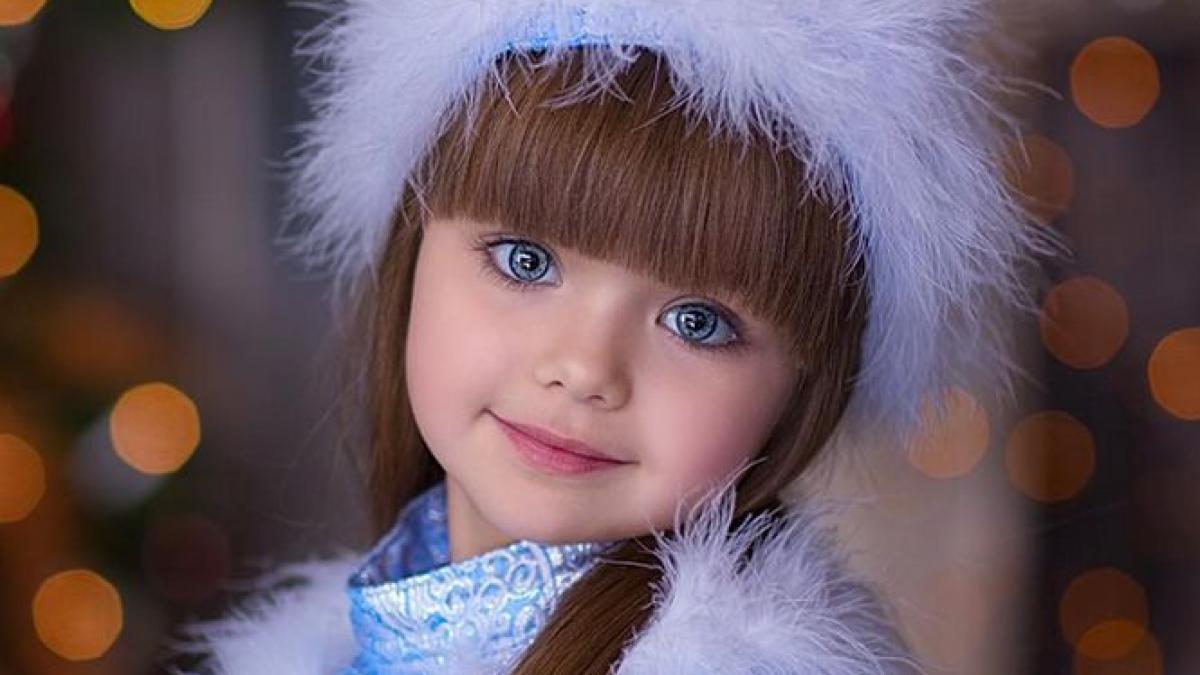 o fetita de numai cinci ani a luat cu asalt internetul micuta are o frumusete rapitoare galerie