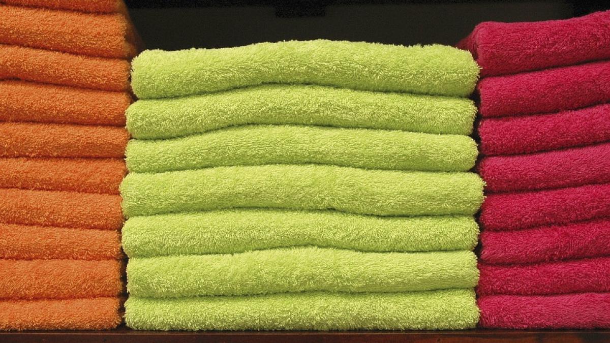 cat de des trebuie sa ne spalam prosopul de baie