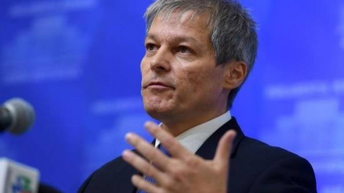 pnl impartit in doua dacian ciolos invitat sa intre in partid si chiar sa candideze la o functie