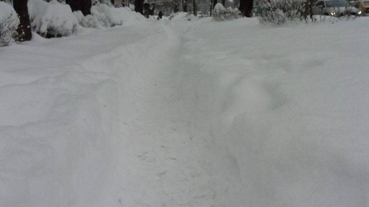 un barbat a fost gasit mort pe o strada din sectorul 5