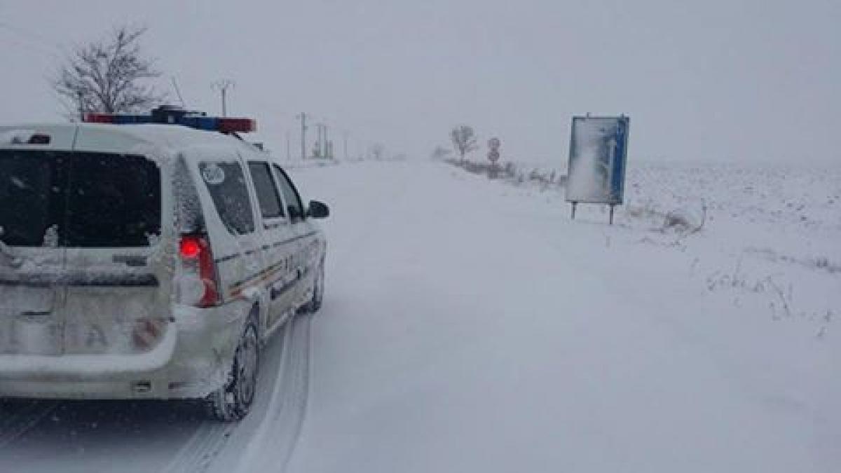 un microbuz a derapat pe o sosea din satu mare trei persoane au fost ranite