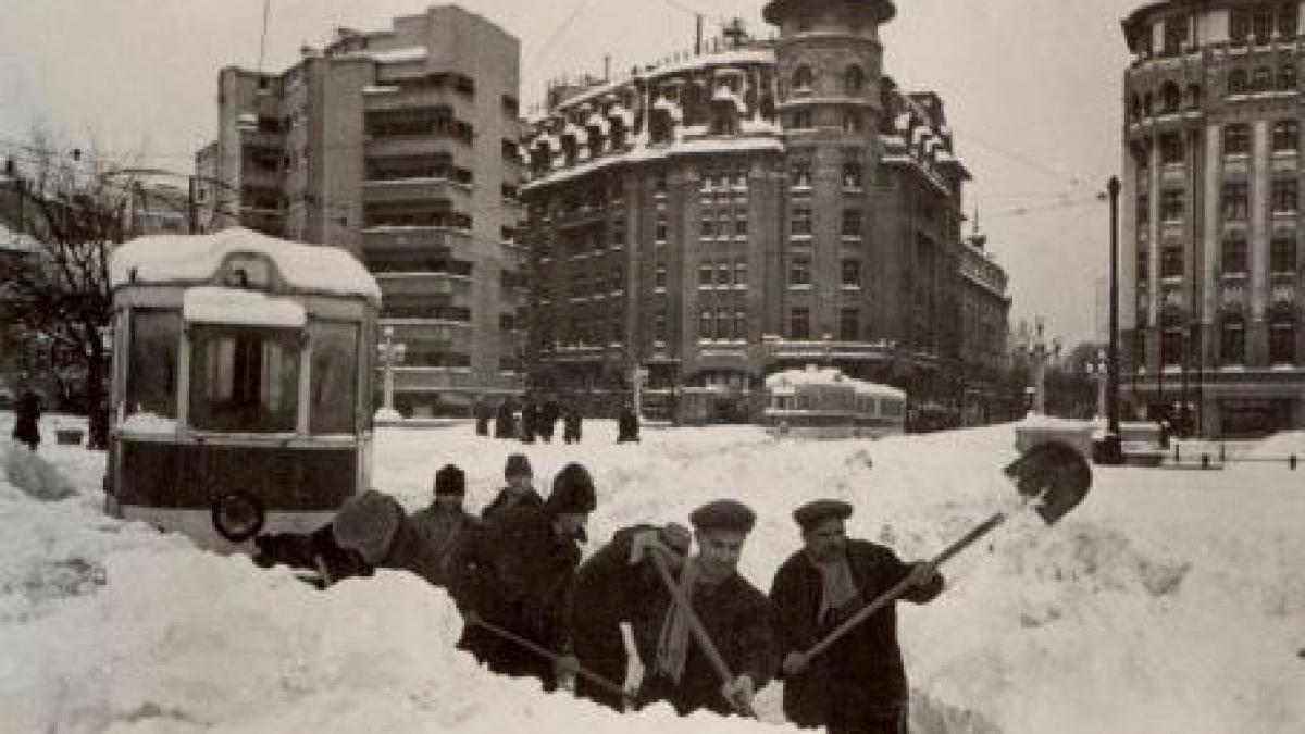 marele viscol al secolului xx zapezi de peste cinci metri functionarii au deszapezit cot la cot cu