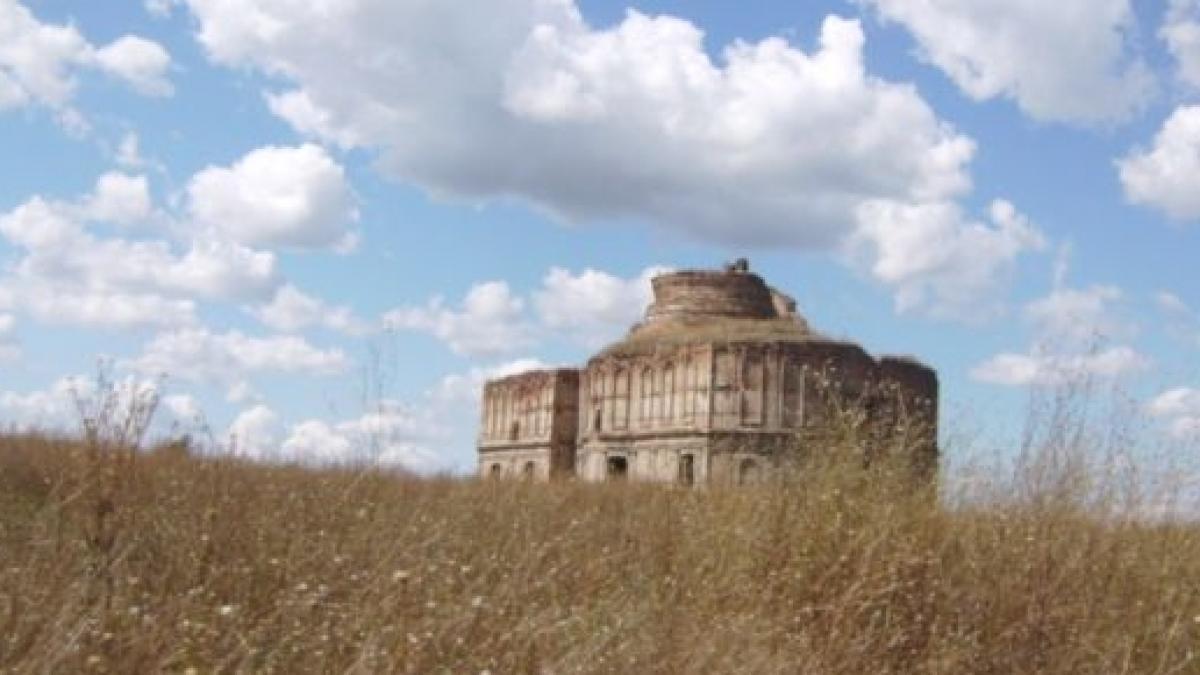 blestemul clopotului ingropat de la manastirea chiajna