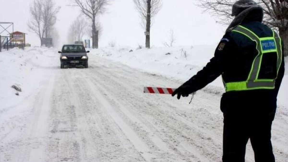 circulatia este ingreunata pe autostrazile a2 si a3 sase drumuri nationale inchise