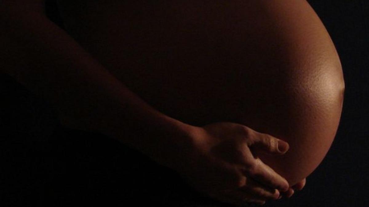 cum arata primul barbat gravid din marea britanie