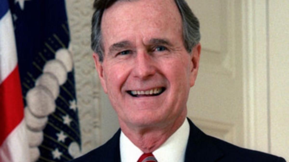 fostul presedinte american george h w bush a fost spitalizat