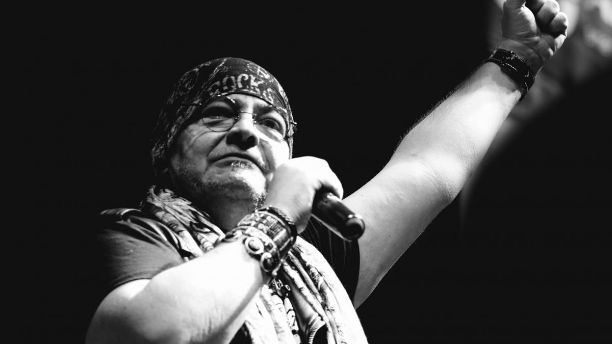 leo iorga trece printr o noua incercare cantaretul la cea de a cincea operatie