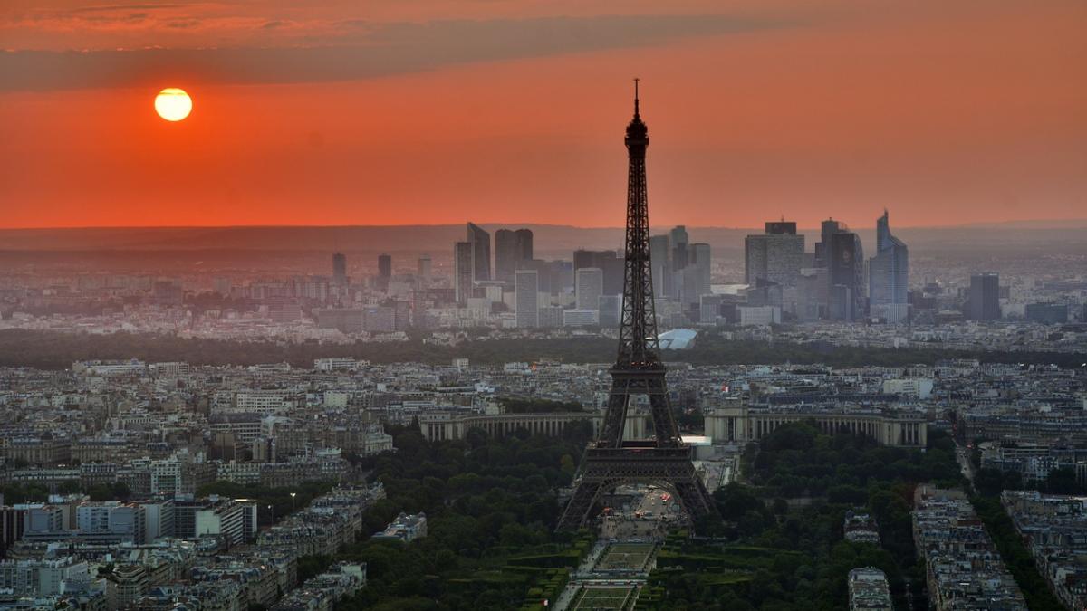 stare de panica la paris lupii dau tarcoale capitalei franceze