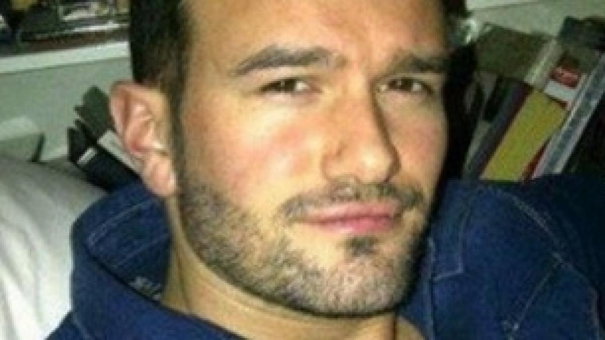 s a trezit dimineata cu piciorul maro s a panicat si a vrut sa se duca urgent la spital dar iubita