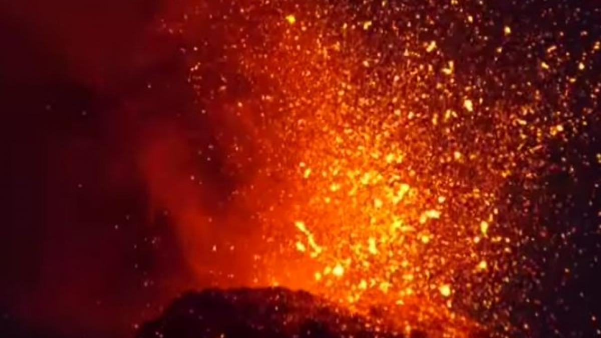 vulcanul de foc din guatemala unul dintre cei mai activi din tara a inregistrat joi intre 4 si 5