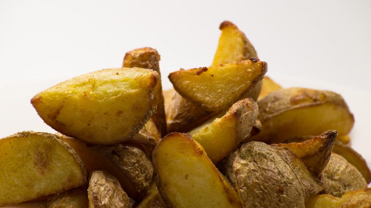 cartofii prajiti intens pot creste riscul de cancer