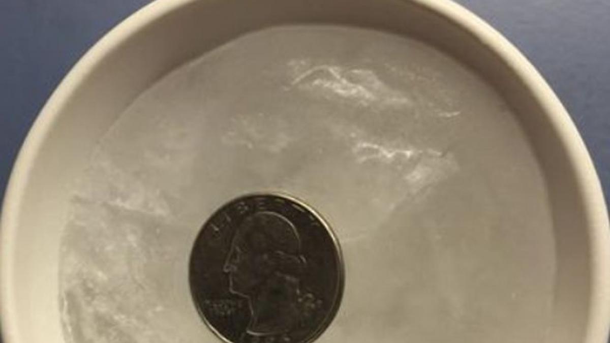 de ce e bine sa pui in congelator un pahar cu apa si o moneda