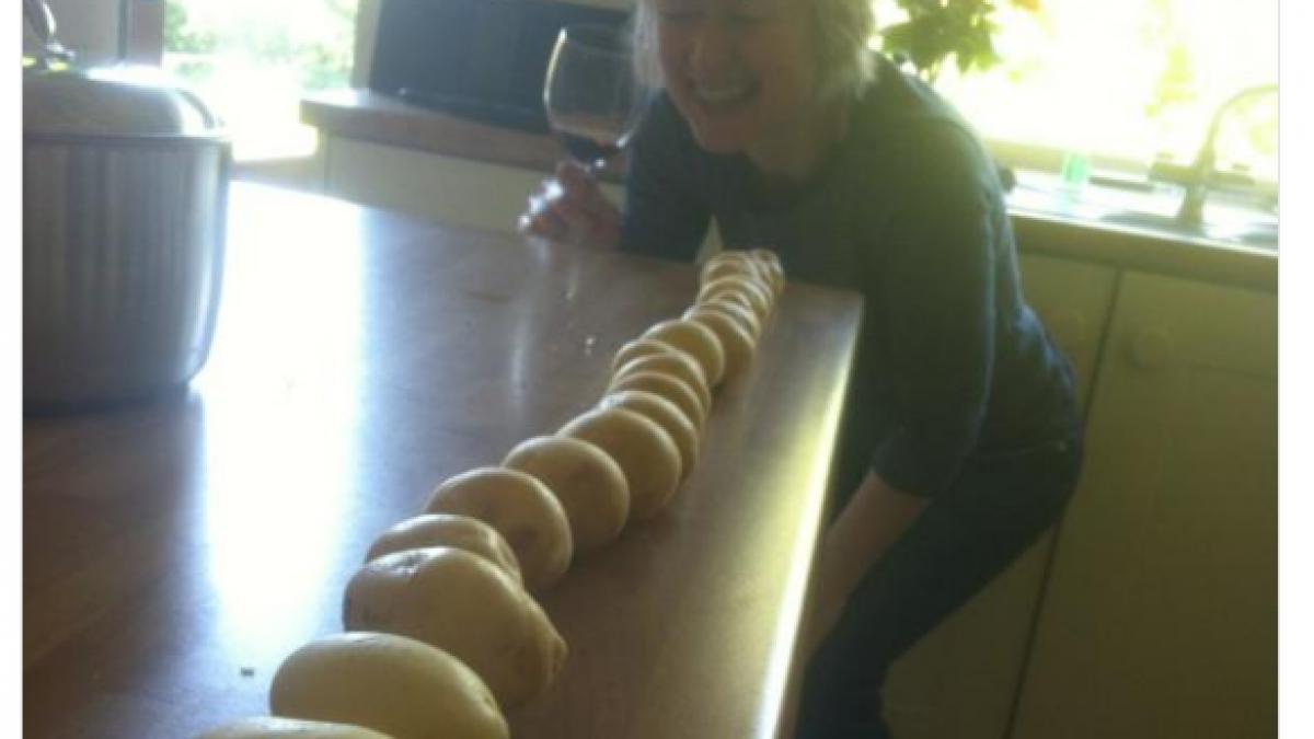 si a gasit mama in halul asta in bucatarie era beata si