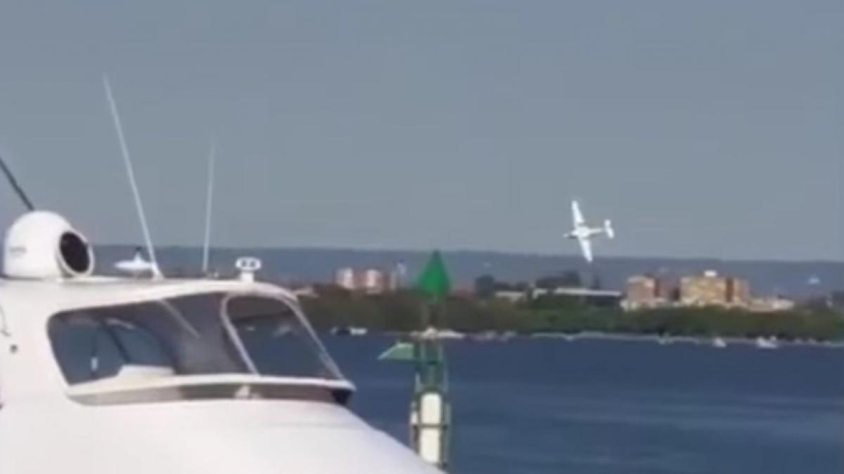 avion prabusit de ziua nationala a australiei autoritatile au anulat imediat spectacolul aviatic