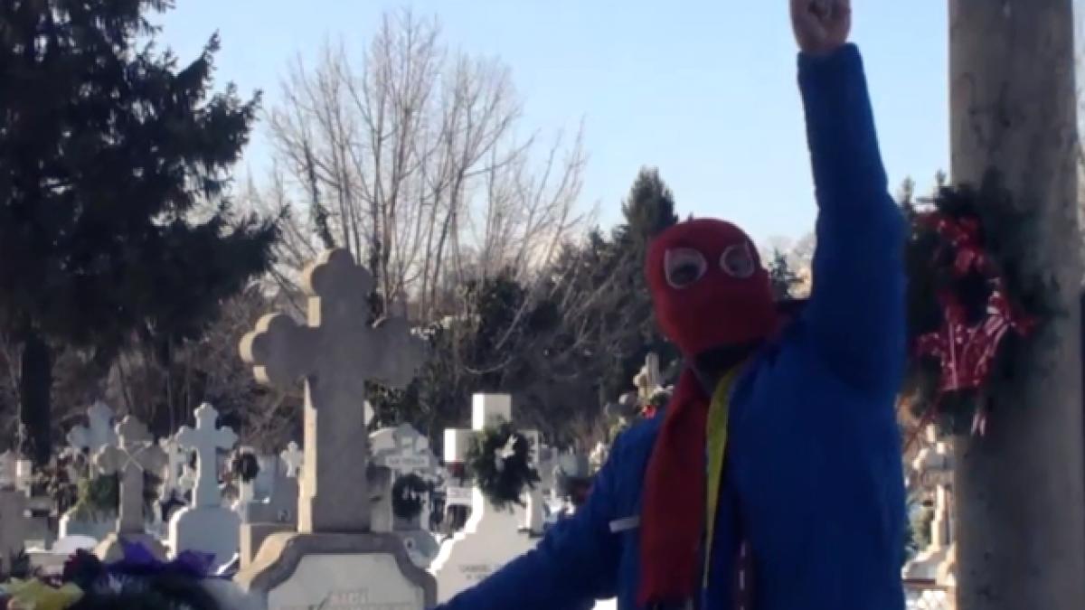 spiderman la mormantul lui ceausescu cum au marcat nostalgicii comunismului implinirea a 99 de ani