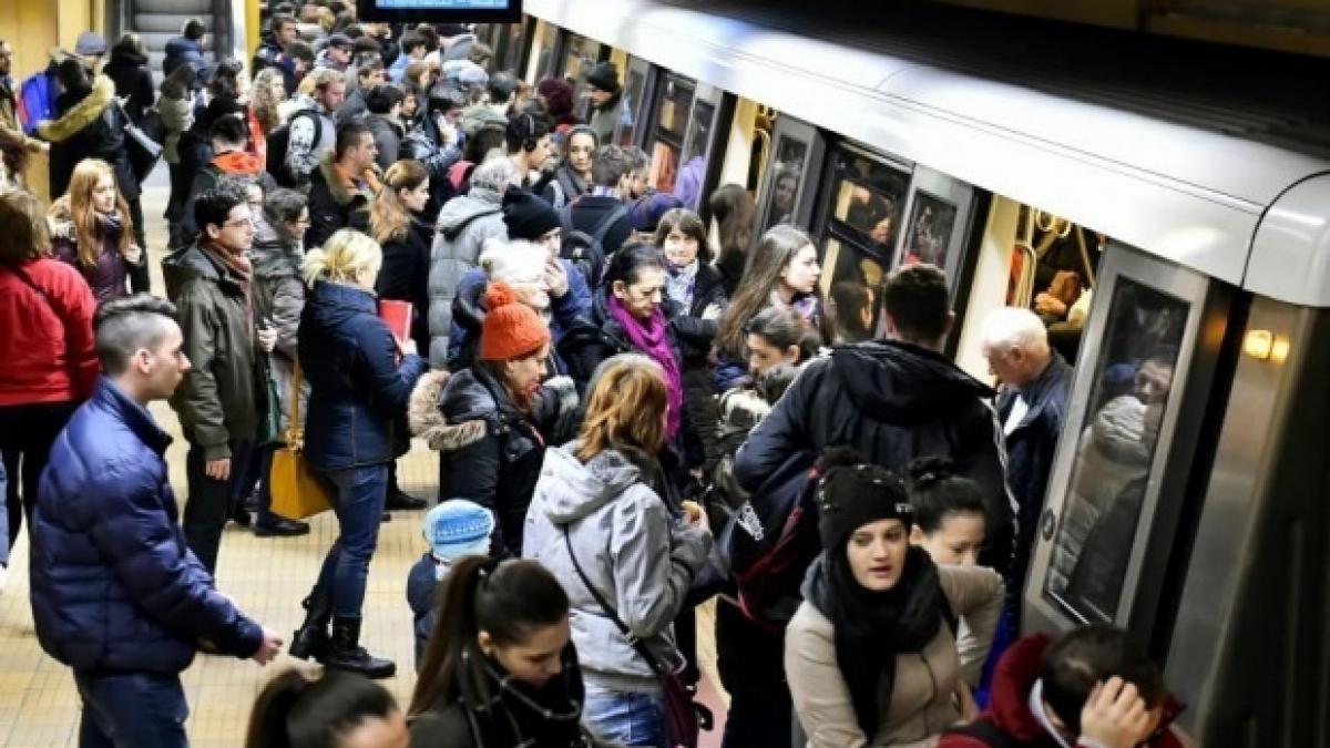 Tragedie la stația de metrou Mihai Bravu. Un călător a murit 