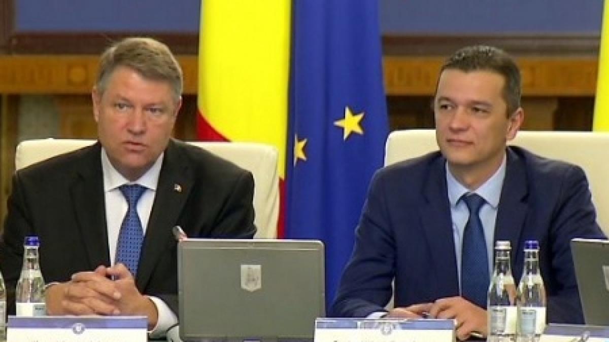 cum comenteaza premierul prezenta de saptamana trecuta a lui klaus iohannis la proteste a fost o