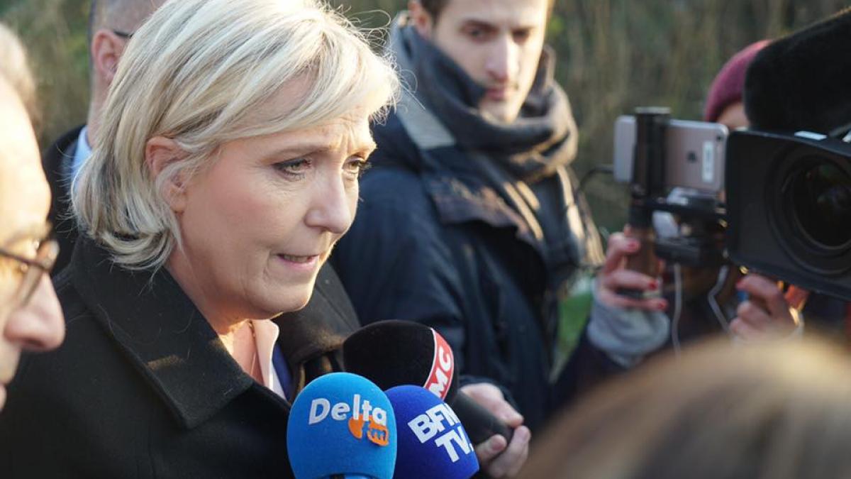exremista marine le pen favorita in sondajele pentru alegerile prezidentiale din franta