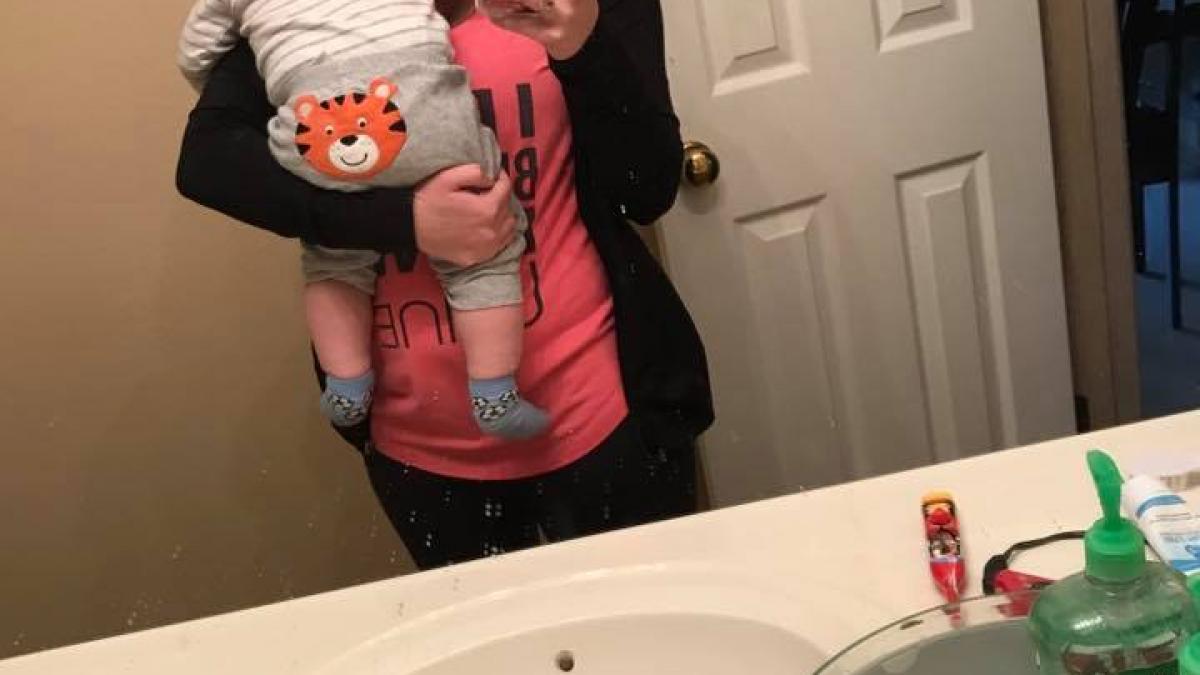 a intrat in magazin alaturi de copiii ei si vanzatoarea i a facut un compliment cand a aflat