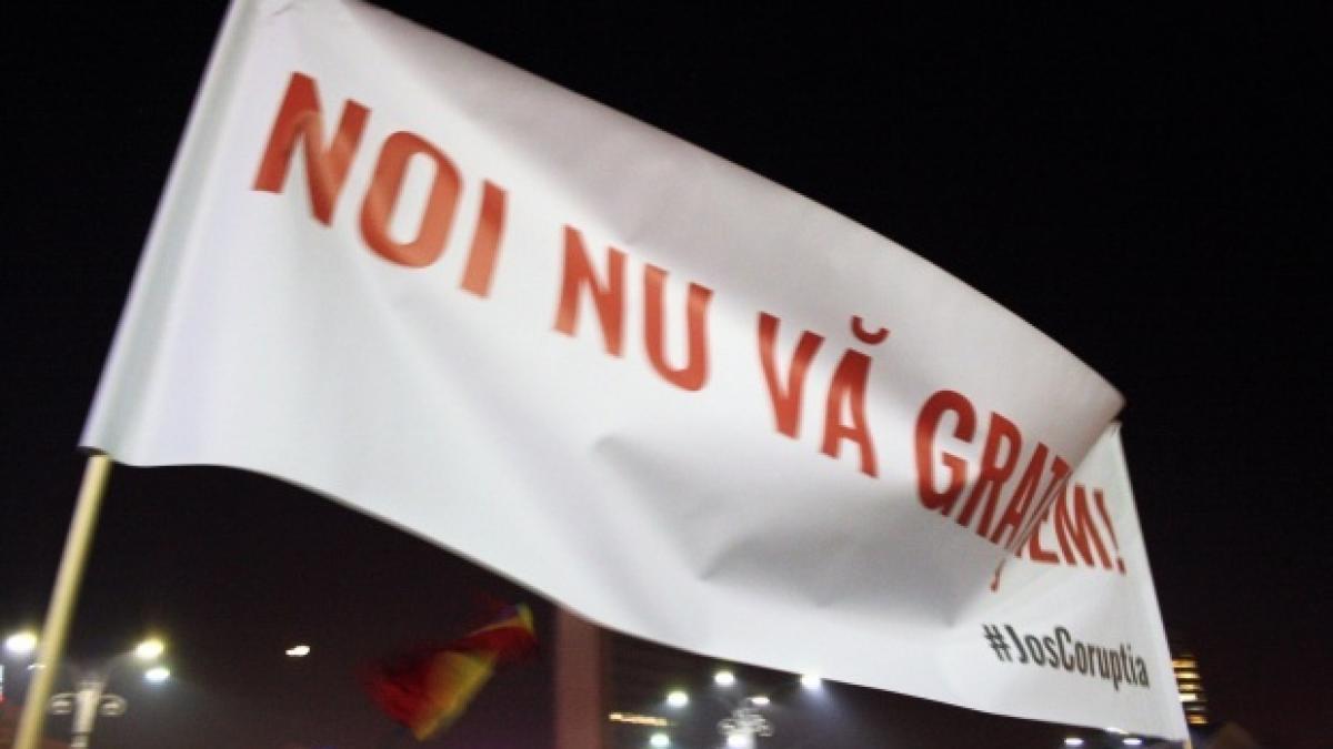 circa 150 000 de oameni au iesit in strada vineri seara in orasele din provincie