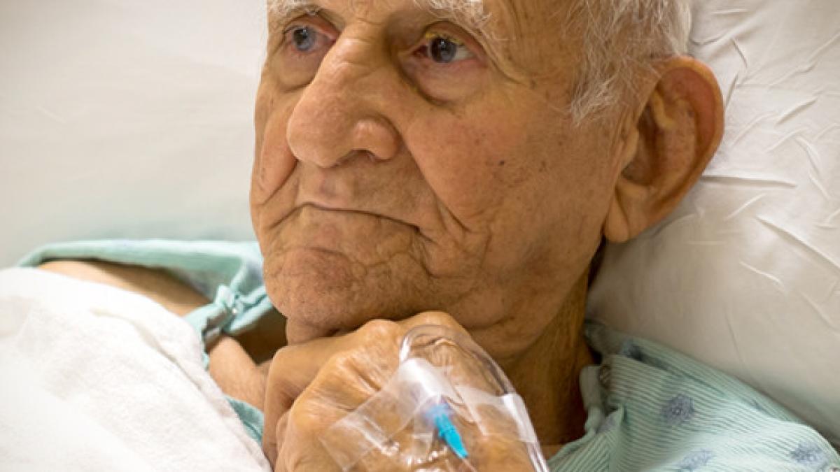 un preot in moarte clinica timp de aproape o ora si a revenit miraculos si a povestit tot ce a vazut