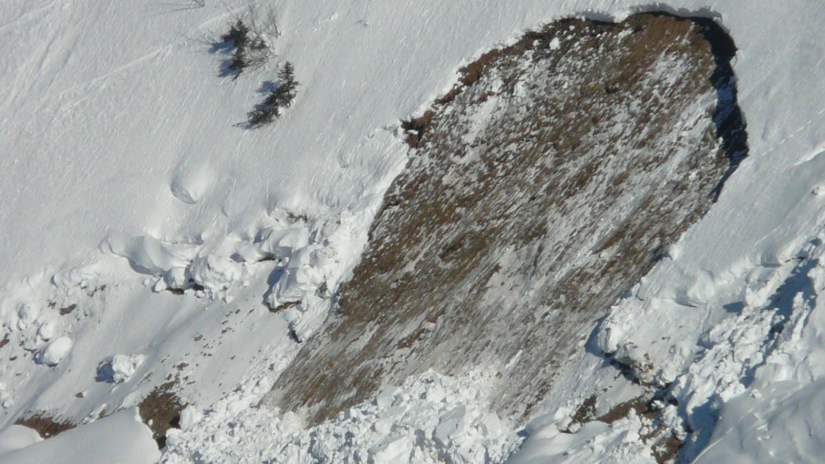 pericol de avalanse din cauza incalzirii bruste a vremii