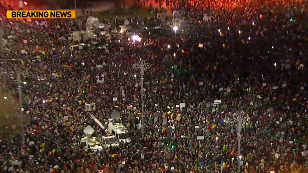 opozitia nu se multumeste cu renuntarea la ordonanta din justitie si cere demisia guvernului