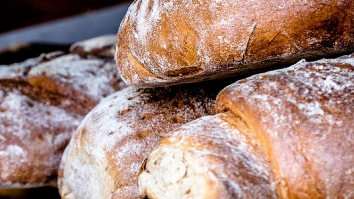 cativa preoti din constanta au infiintat lada cu paine pentru cei nevoiasi