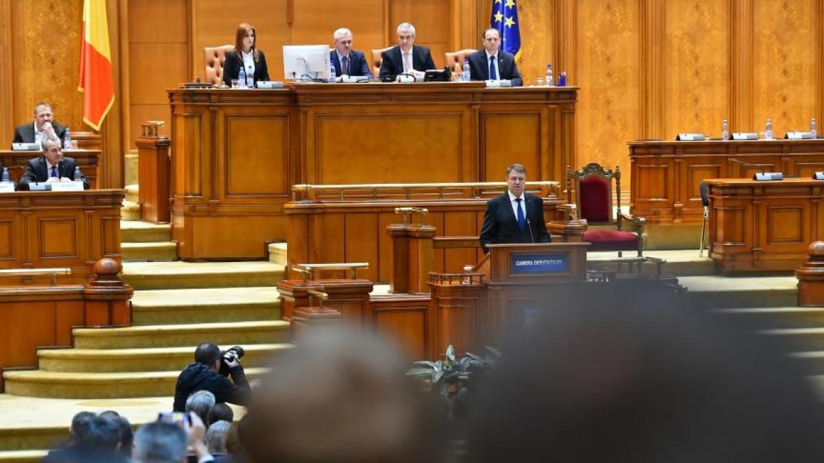klaus iohannis se adreseaza parlamentului dupa modificarile legislatiei penale initiate de guvern