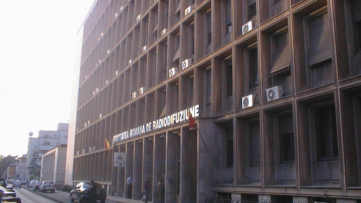 mai multi angajati ai radio romania au protestat si i au cerut demisia presedintelui director