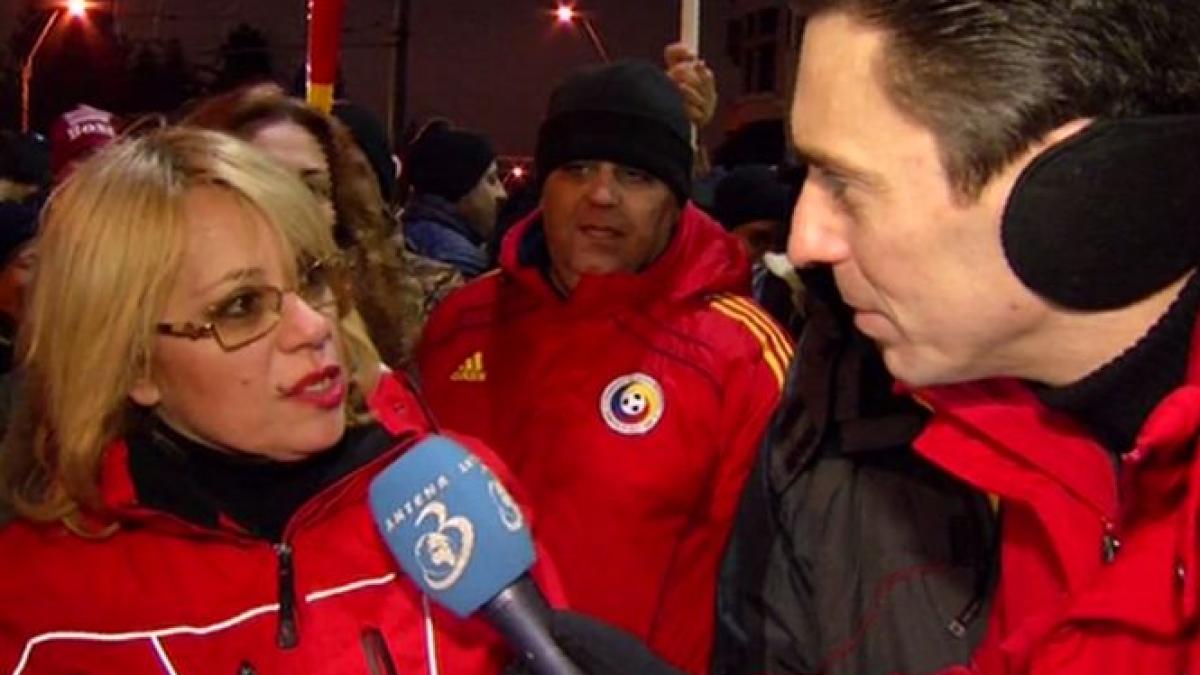 mircea badea in mijlocul protestatarilor de la palatul cotroceni