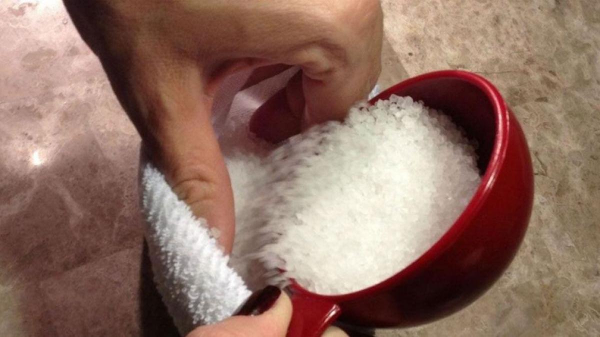 a pus asta intr o soseta si a vindecat toate infectiile urechii uite cum