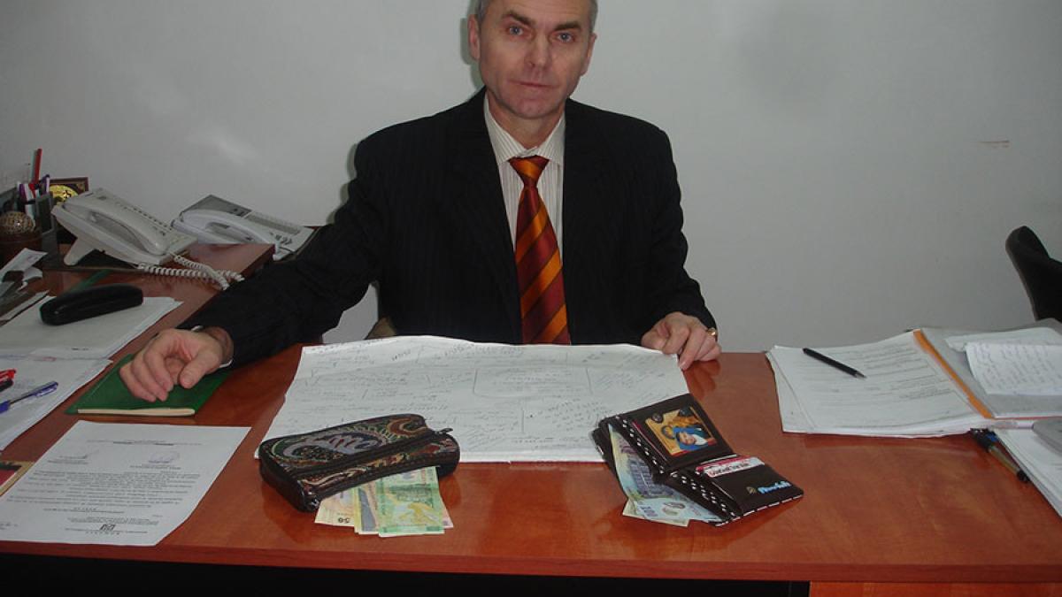 Exemplu de abuz în serviciu: Comisar de poliție, arestat pentru două coli trase la xerox
