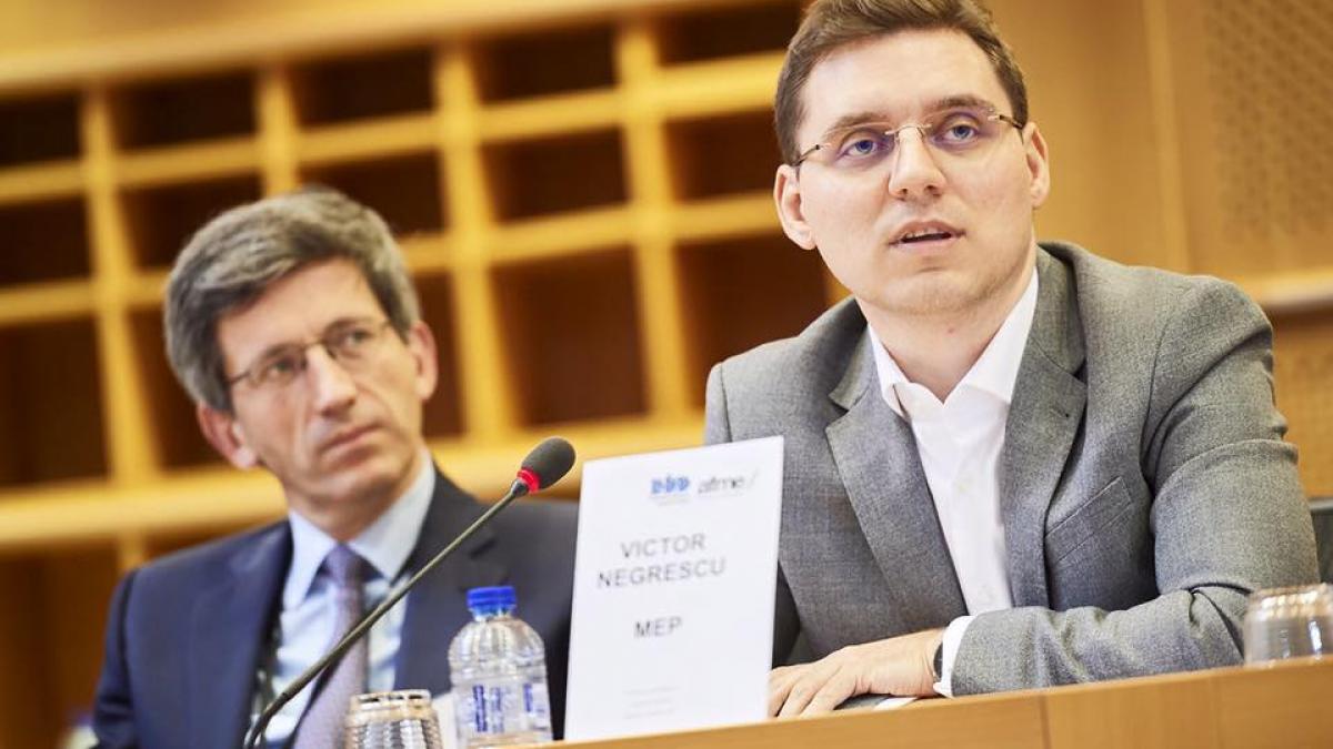 eurodeputat roman scrisoare catre nigel farage romania nu primeste lectii de corectitudine de la un