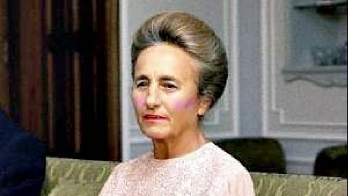 cine este femeia care a facut o geloasa pe elena ceausescu