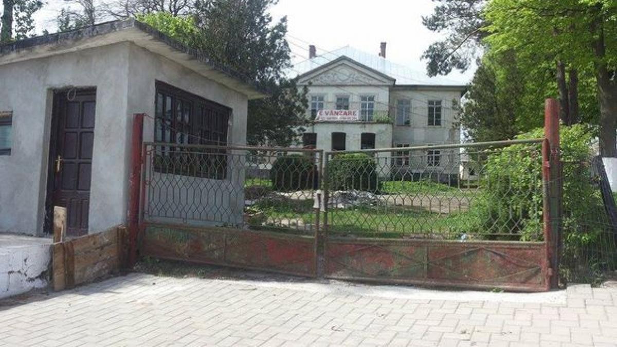 conac princiar scos la vanzare pentru pretul a doua apartamente de ce nu vrea nimeni sa il cumpere