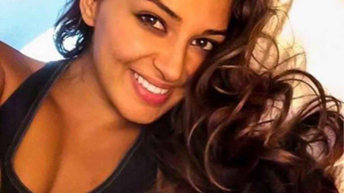 elena fosta solista mandinga imaginile pe care toti barbatii asteptau sa le vada